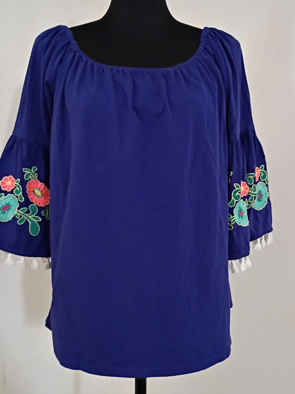 umgee Floral Embroidered Blouse in Purple Size Medium